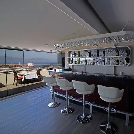 Marina Hotel